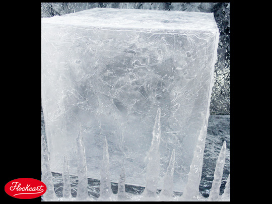 Il Big Ice Cube 46 alloggiato fra i nostri ghiacci (sfondo e base cold layers 160, stalattiti Polar 010) 
