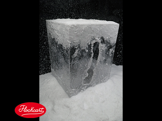 BIG ICE CUBE da cm.75x75x100 h. immerso nella nostra SnowFlake 