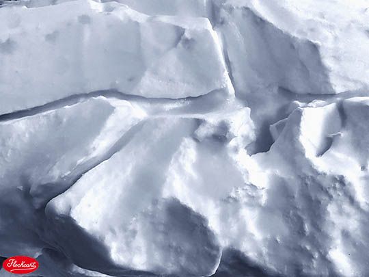 Finitura ad effetto opaco su Iceberg a forte modellatura

 