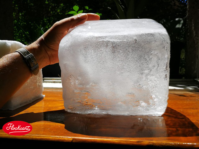 ICE SHIELD cm. 30 x 25 x 25 ad effetto ghiaccio opalino

 
